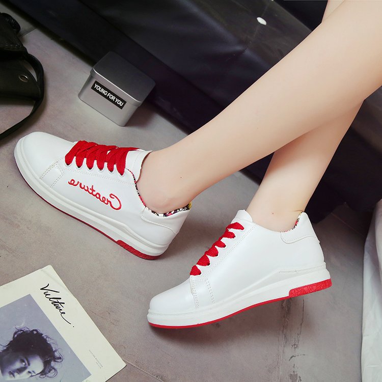 Flar White Sneakers