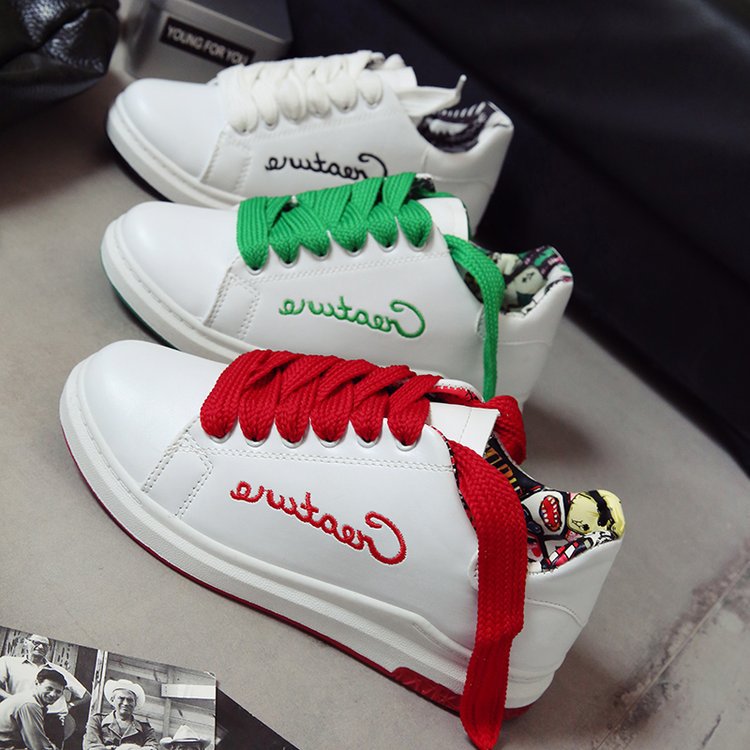 Flar White Sneakers