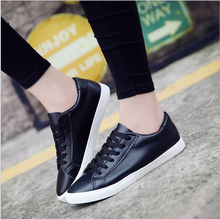 Flat Sneakers B&W