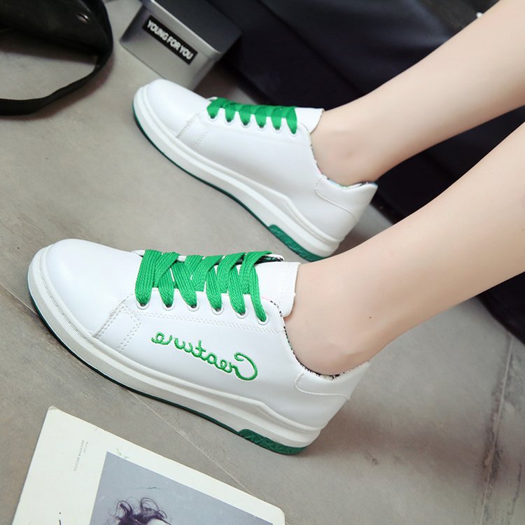 Flar White Sneakers