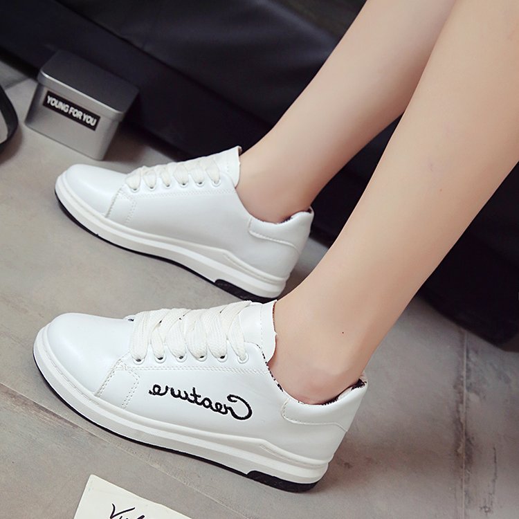 Flar White Sneakers